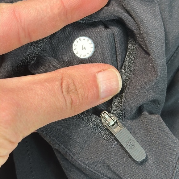 Lululemon Tracker Short V *4" Black - Picture 3 of 6